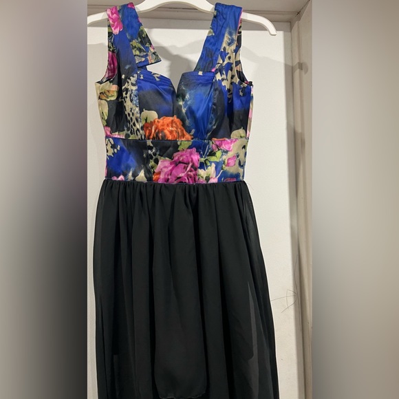 Beautiful, colorful evening dress! - Picture 3 of 10